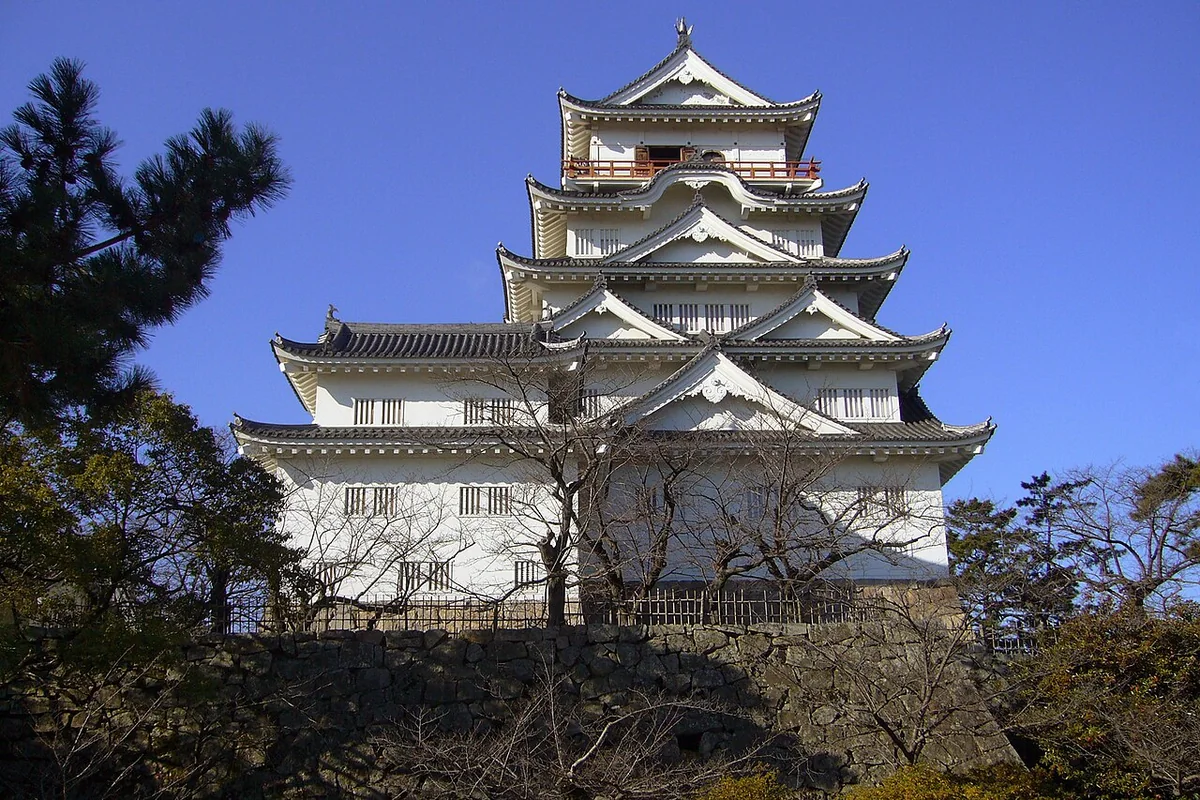 The white-walled keep of Fukuyama Castle