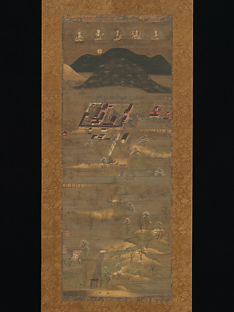 三笠山と春日社の境内を上空から見下ろすように描き、画面最上部に五尊の仏・菩薩を並べた縦長の掛幅。