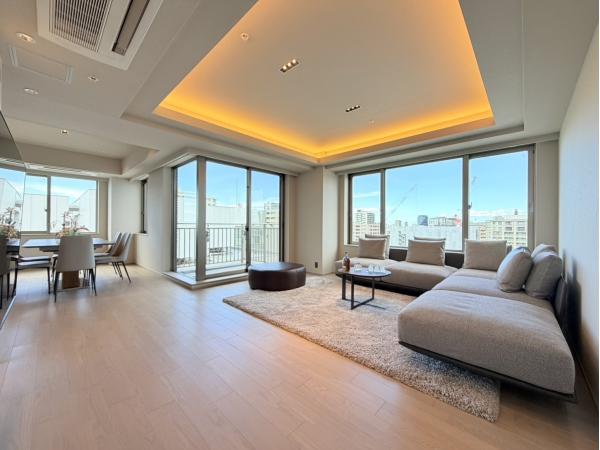 パークコート四番町の写真：【東京都/千代田区四番町】パークコート四番町 リビング：※家具・調度品は販売価格に含まれておりません